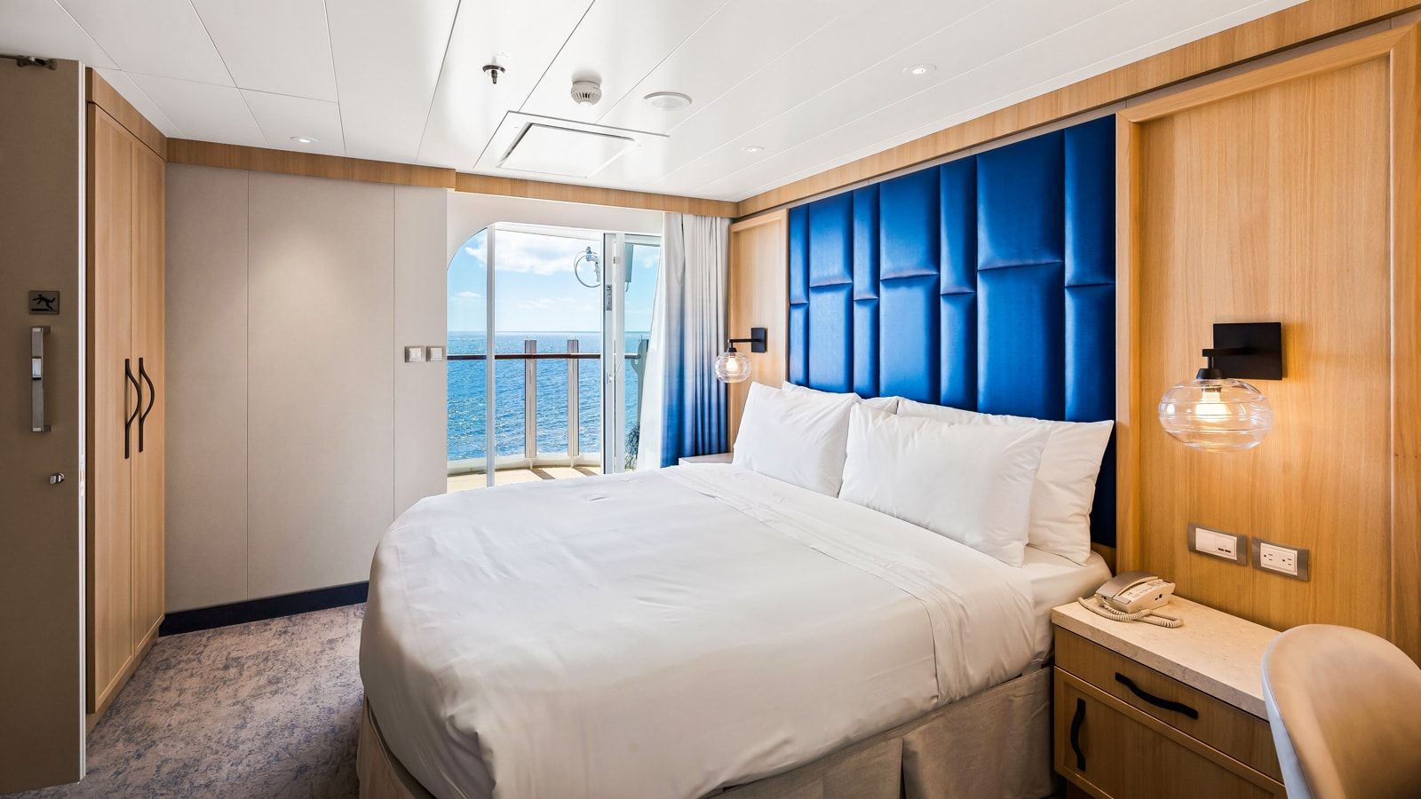 Wonder of the Seas Spacious AquaTheater Suite - 1 Bedroom (A3) bedroom