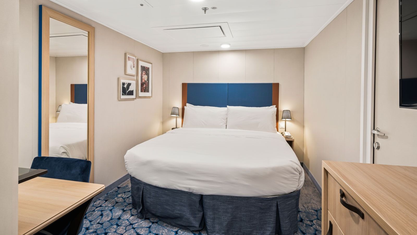 Utopia of the Seas Connecting Interior (CI) cabin, photo 1 of 2