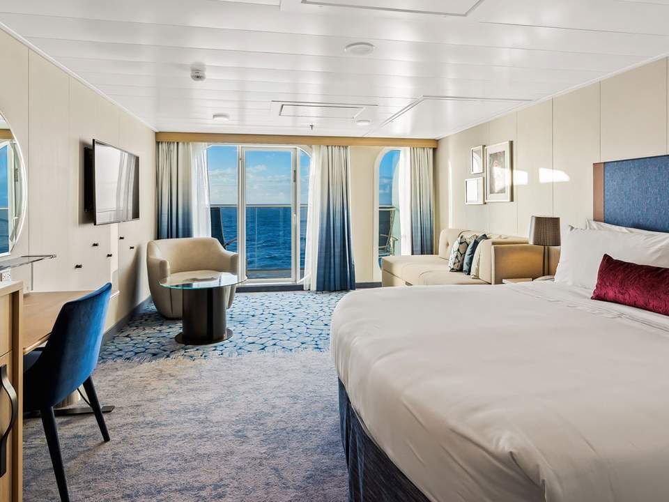 Utopia of the Seas Junior Suite (J4) cabin, photo 1 of 6