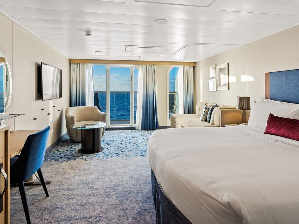 Utopia of the Seas Junior Suite (J4) cabin, photo 1 of 6