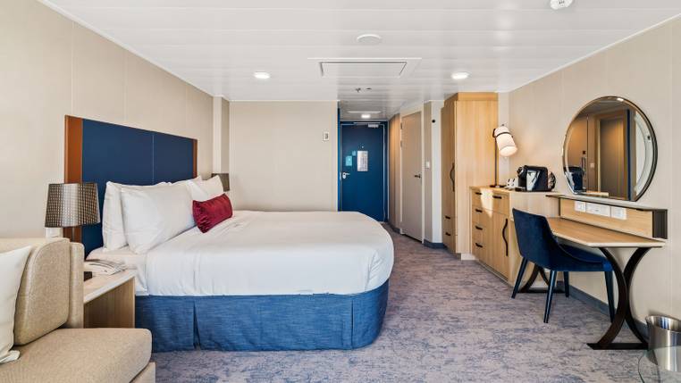 Utopia of the Seas Sky Junior Suite (JY) cabin, photo 2 of 4