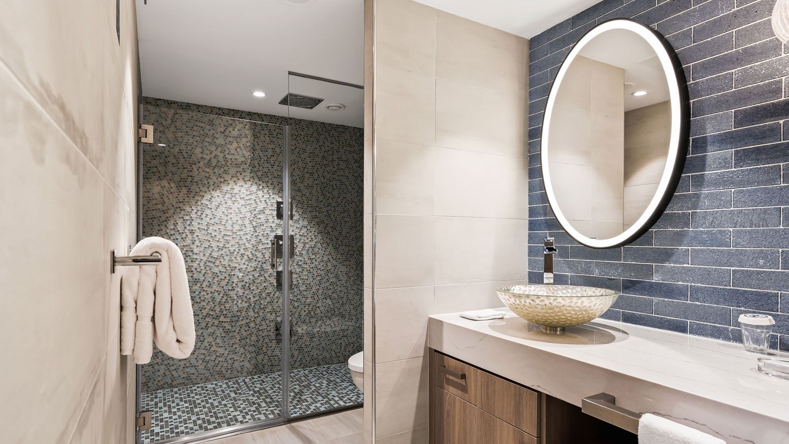 Utopia of the Seas Royal Loft Suite (RL) bathroom, photo 2 of 2