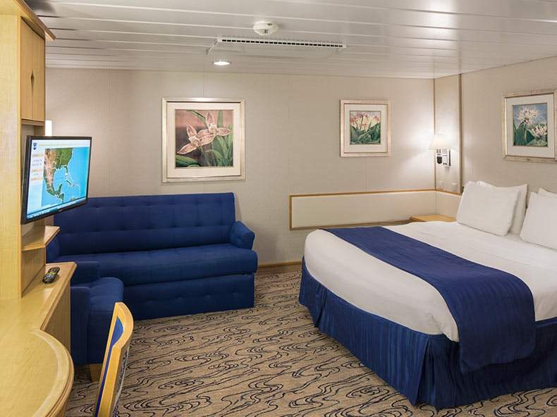 Voyager of the Seas Interior (1V) cabin, photo 1 of 2