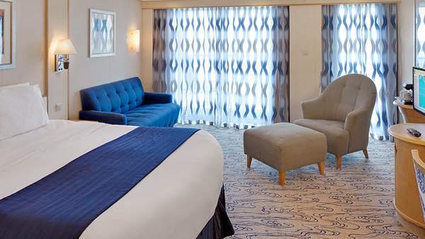 Voyager of the Seas Junior Suite (J3) cabin, photo 1 of 4 Voyager of the Seas Junior Suite (J3) cabin, photo 1 of 4
