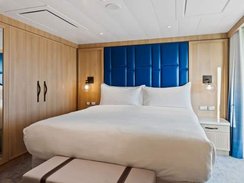 Wonder of the Seas AquaTheater Suite with Large Balcony - 2 Bedrooms (A2) bedroom, photo 1 of 2