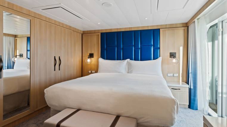 Wonder of the Seas AquaTheater Suite with Large Balcony - 2 Bedrooms (A2) bedroom, photo 1 of 2