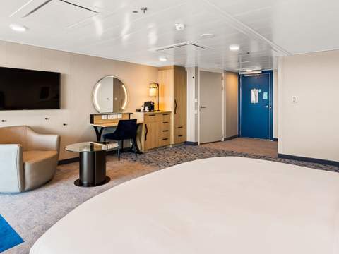 Wonder of the Seas Junior Suite (J3) cabin, photo 2 of 5