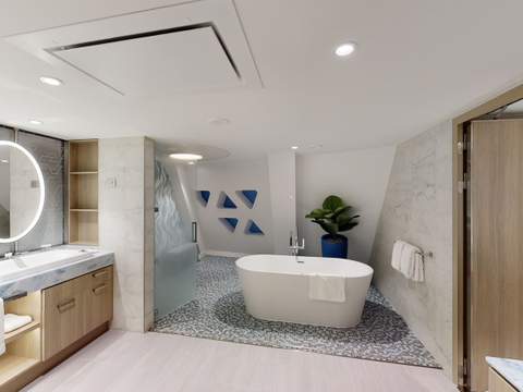 Wonder of the Seas Royal Loft Suite (RL) bathroom, photo 1 of 3