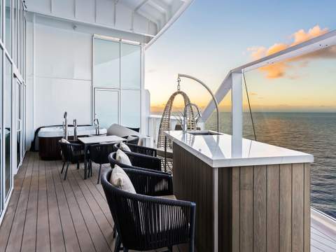 Wonder of the Seas Royal Loft Suite (RL) balcony, photo 1 of 3