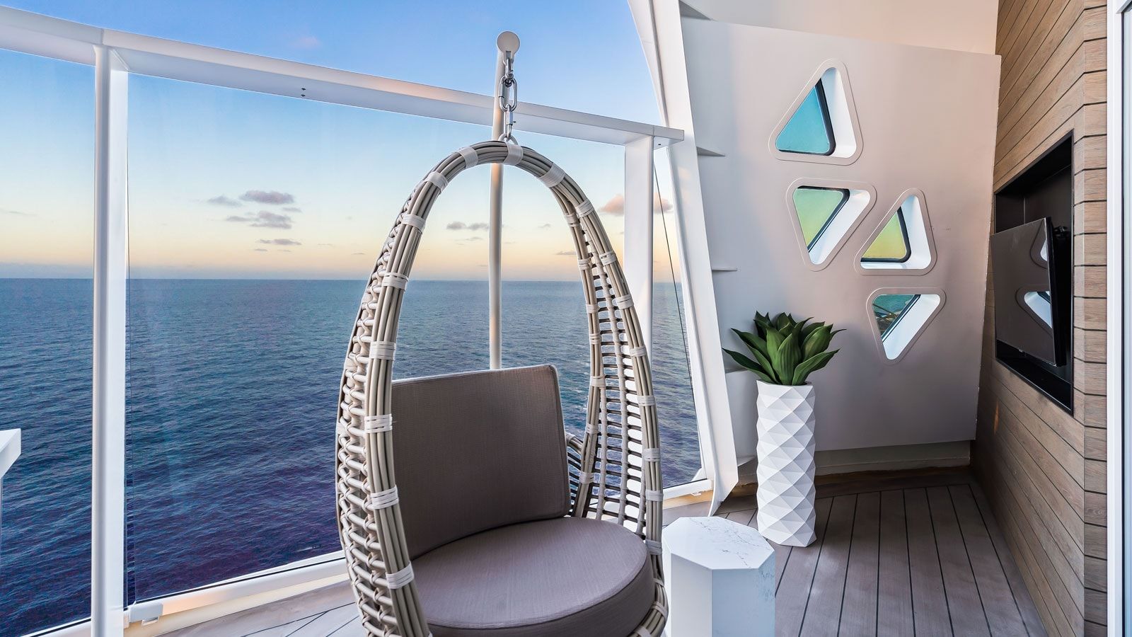 Wonder of the Seas Royal Loft Suite (RL) balcony, photo 2 of 3