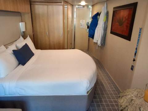 Guest photo of V1 cabin 8206