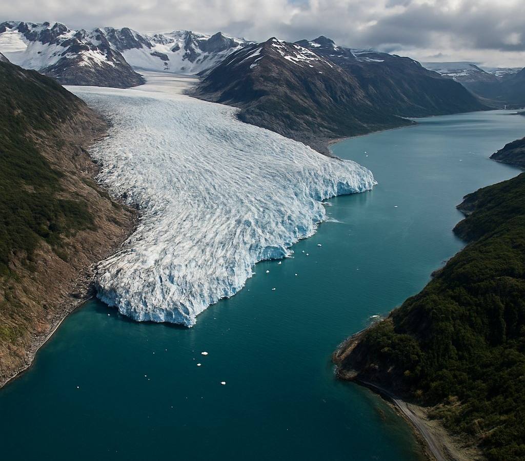 Aguila Glacier Cruise Port