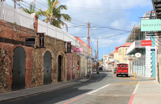 Veteran's Drive & Main Street