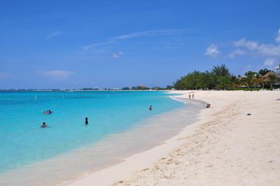George Town Cruise Port - Botswain Beach