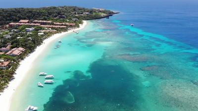 Coxen Hole Cruise Port - West Bay Beach