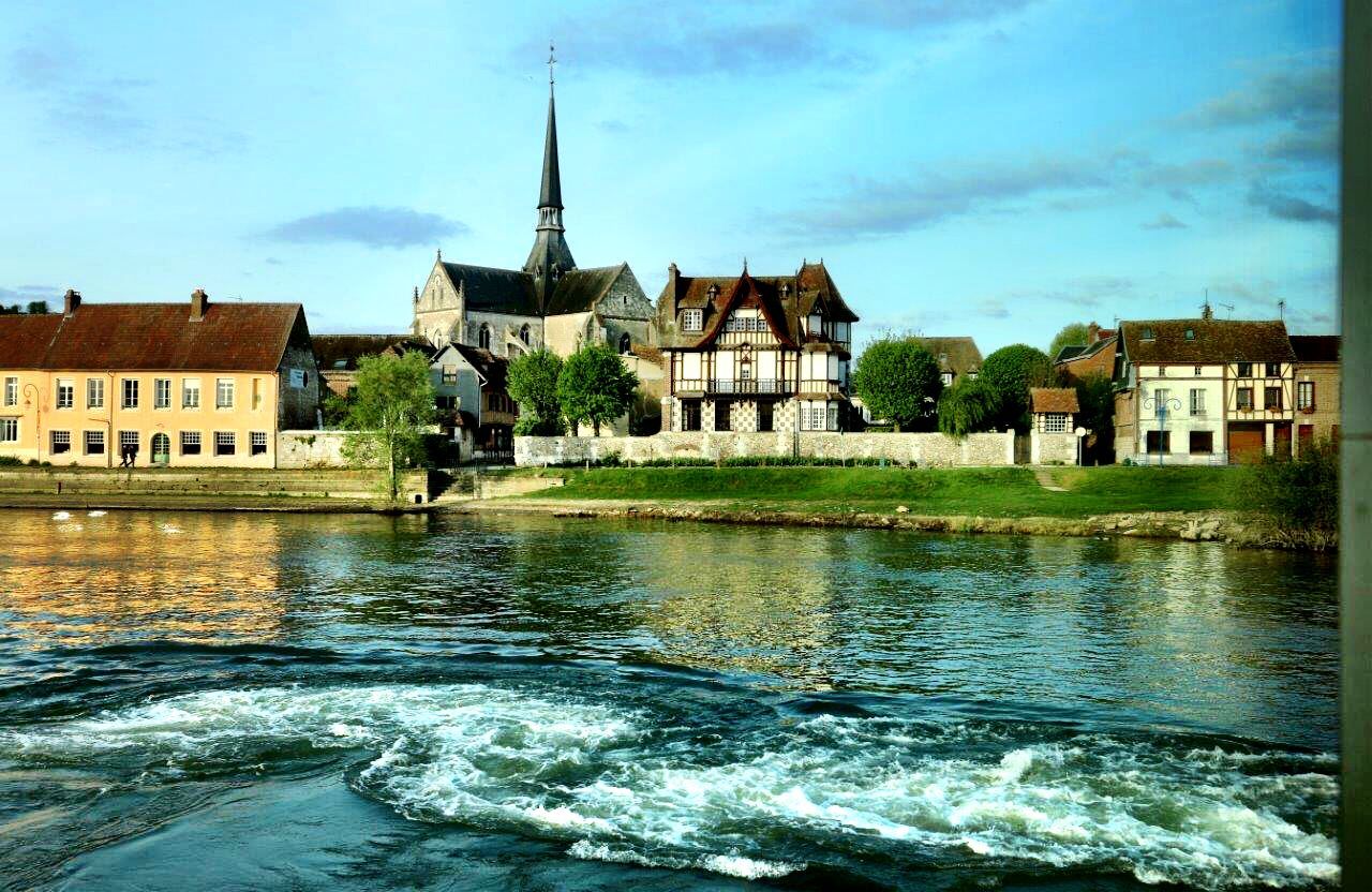 Les Andelys, France Cruise Port - overhead view of the Les Andelys itinerary stop located in the Europe - Western Europe cruising region
