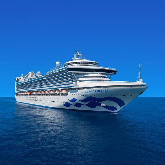 Emerald Princess at sea