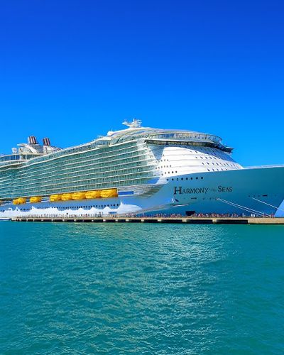Harmony of the Seas Oasis class cruise ship