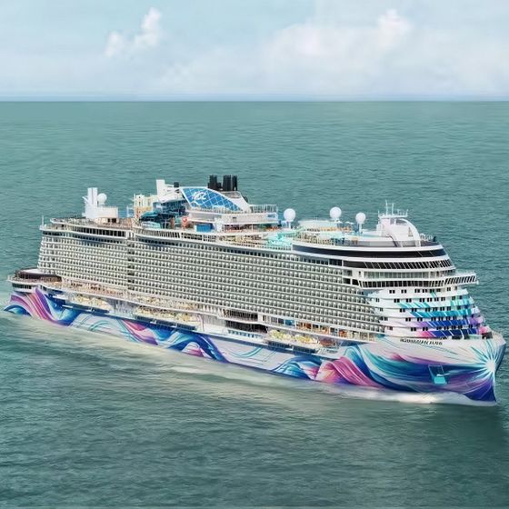 Norwegian Aura at sea
