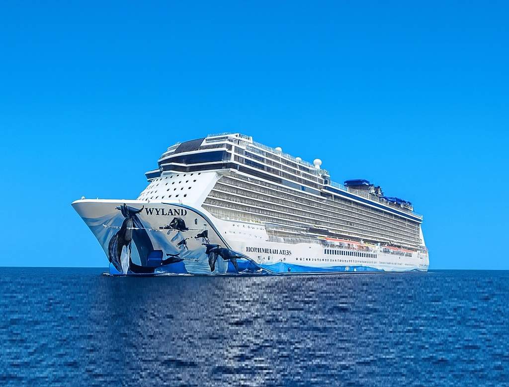 Norwegian Bliss exterior