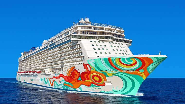 Norwegian Getaway cruise ship at sea