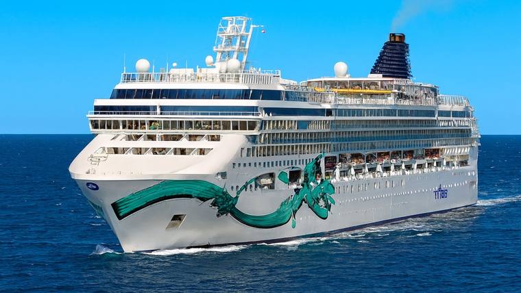 Norwegian Jade cruise ship at sea