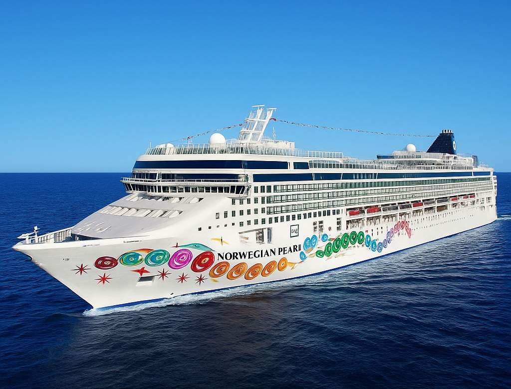 Norwegian Pearl exterior