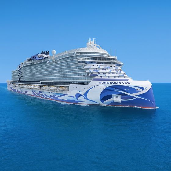 Norwegian Viva at sea