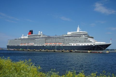 Queen Elizabeth — 10 Night Alaska cruise