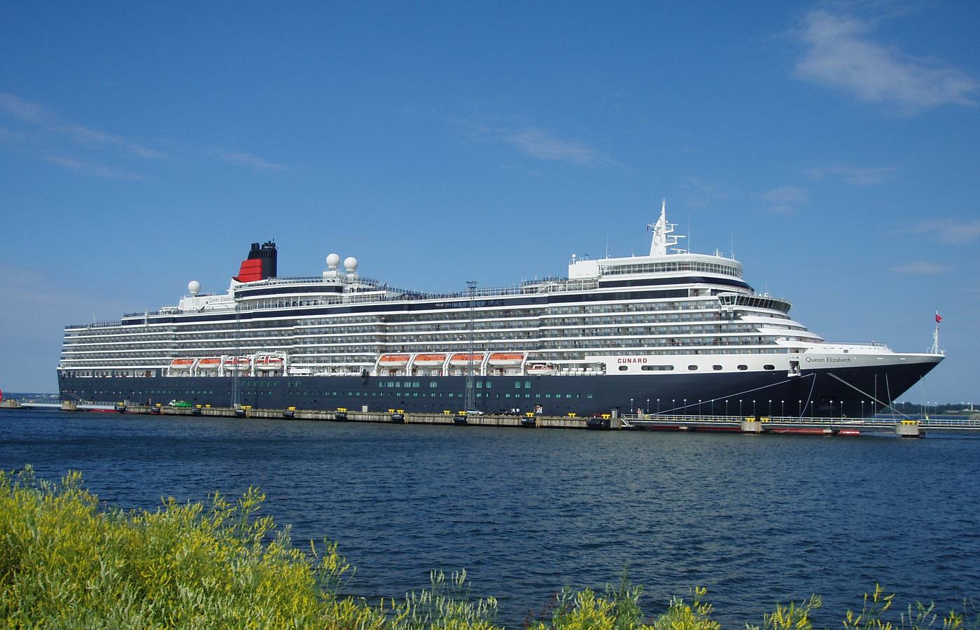 Queen Elizabeth cruise ship