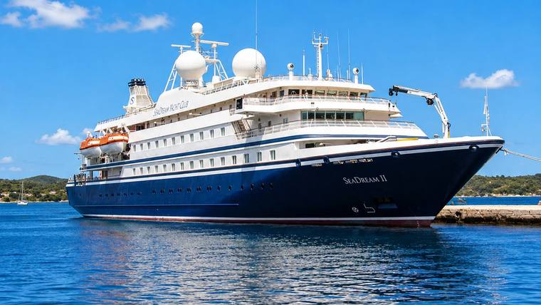 SeaDream II cruise ship at sea