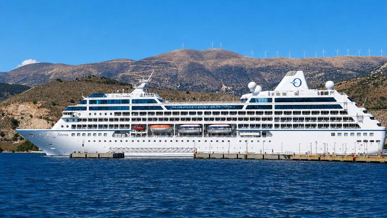 Sirena cruise ship at sea