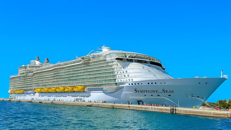 Symphony of the Seas cruise ship at sea