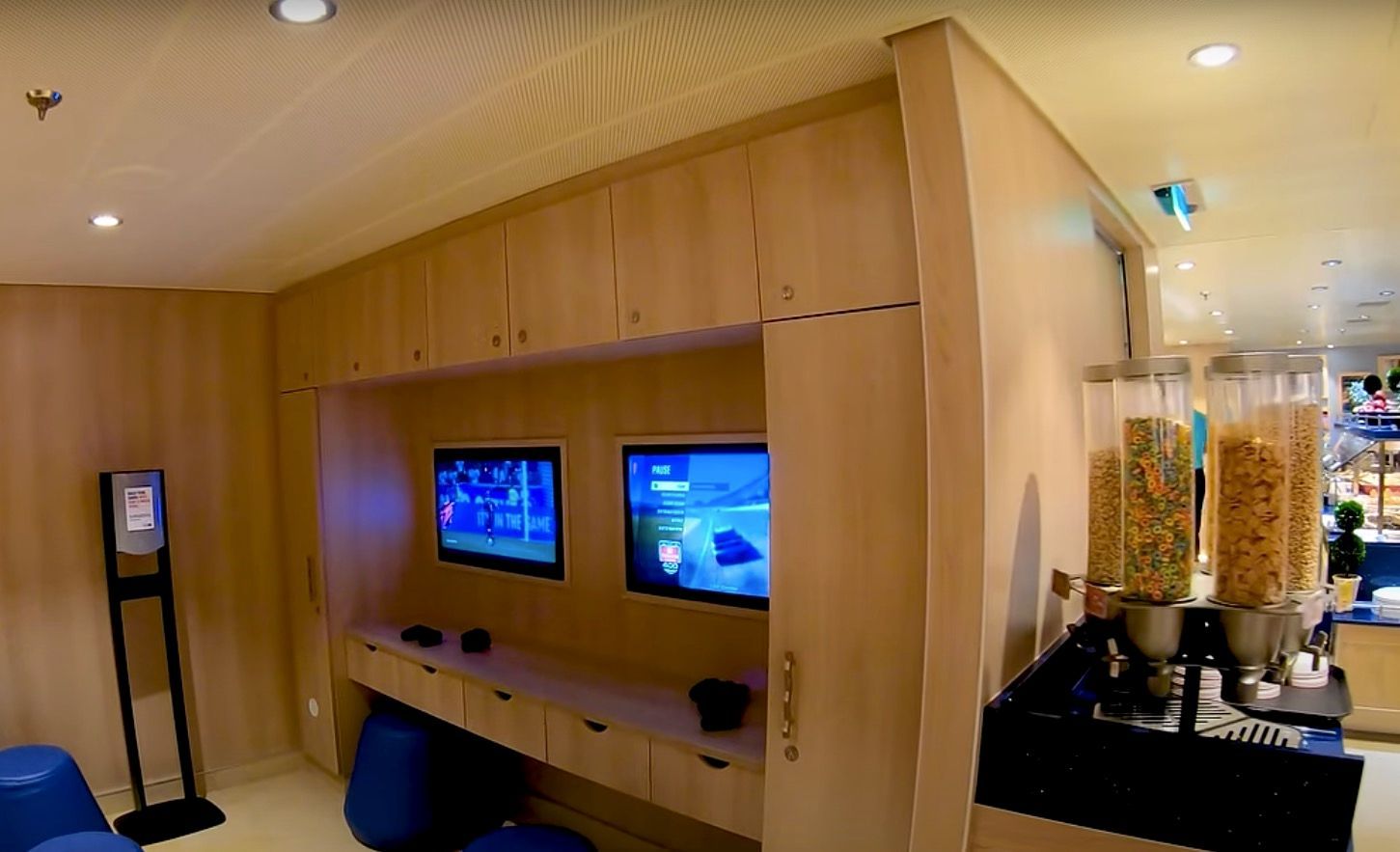 Family Harbor Lounge on the Carnival Celebration