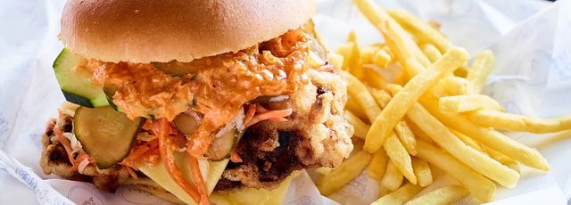Lukes Burger Bar on the Carnival Encounter