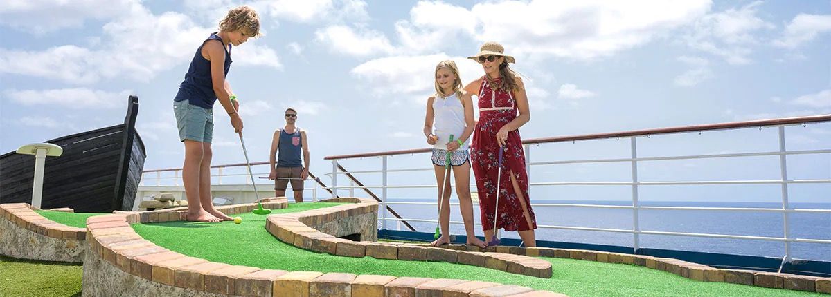 Mini Golf on the Carnival Horizon