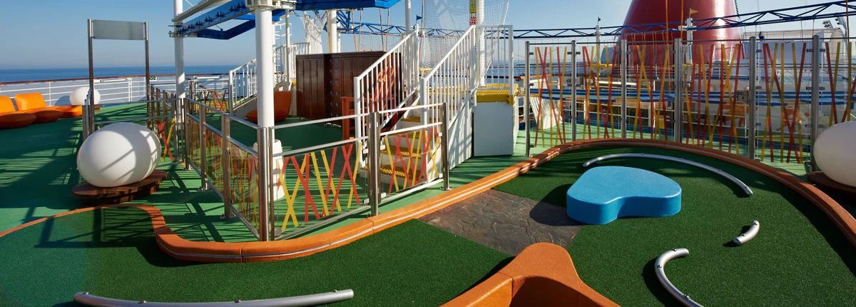 Mini Golf on the Carnival Horizon