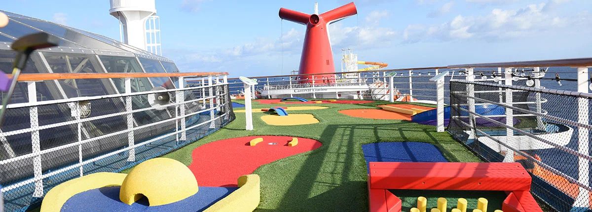 Mini Golf on the Carnival Horizon
