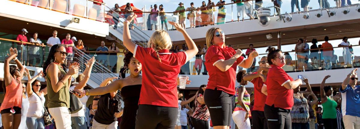 Sailaway Party on the Carnival Horizon