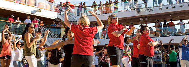 Sailaway Party on the Carnival Horizon