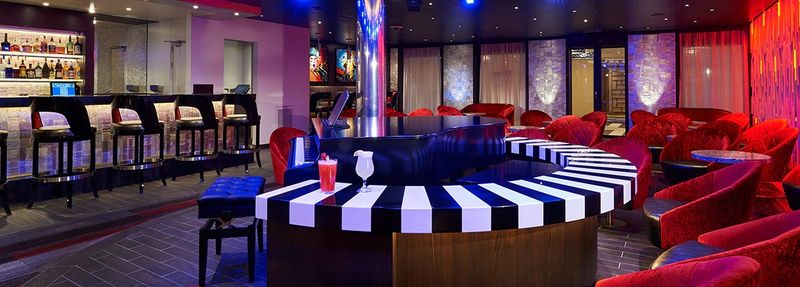 Sam's Piano Bar on the Carnival Dream