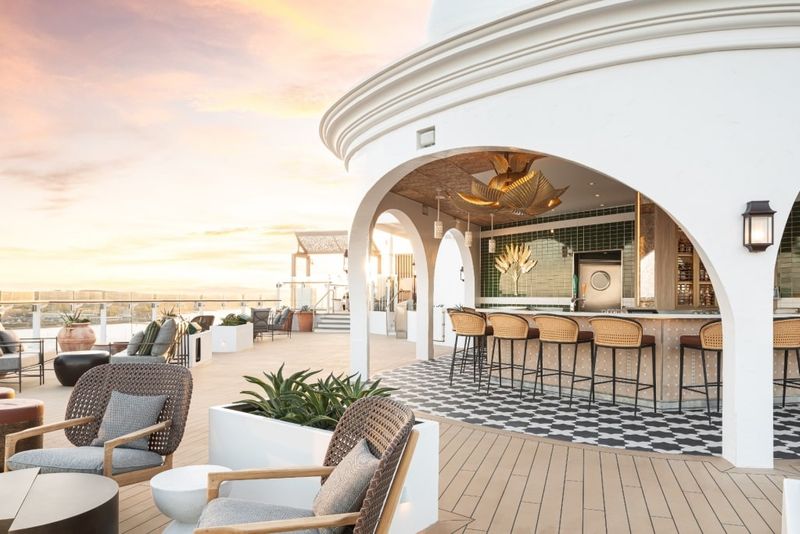 Pool Bar on the Celebrity Solstice
