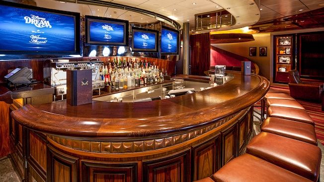 687 Pub on the Disney Dream
