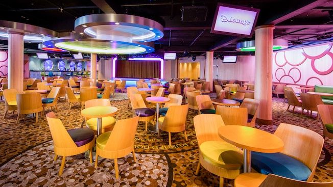 D Lounge on the Disney Adventure