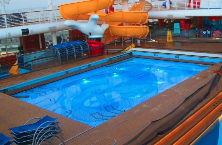 Donalds Pool on the Disney Wish