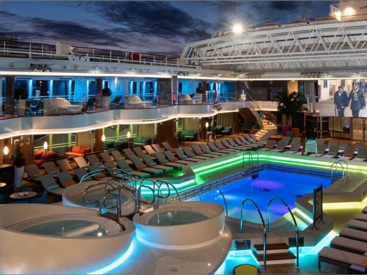 Lido Pool on the MS Volendam
