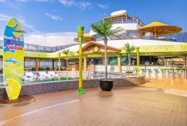 5 Oclock Somewhere Pool on the Margaritaville Islander