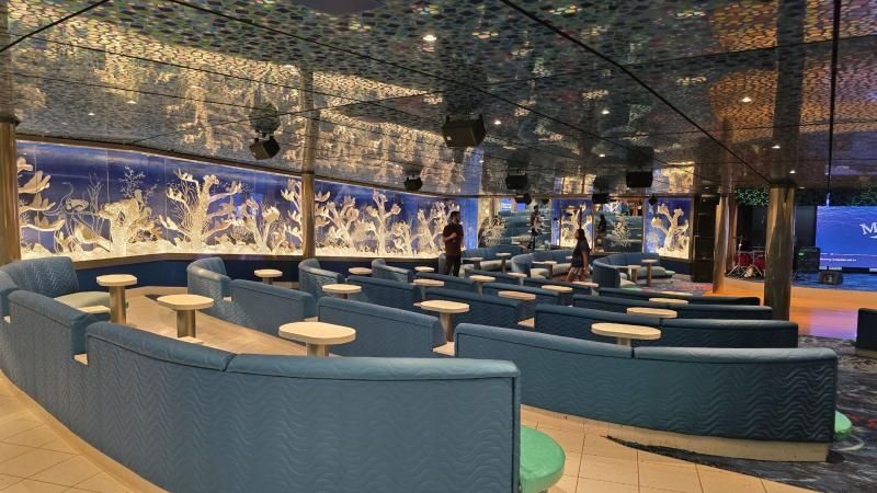 Coral Reef Lounge on the Margaritaville Islander