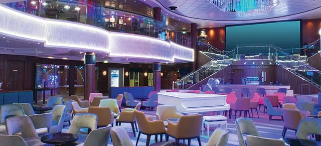Atrium Cafe & Bar on the Norwegian Dawn