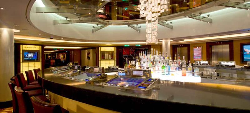 Cascades Bar on the Norwegian Epic